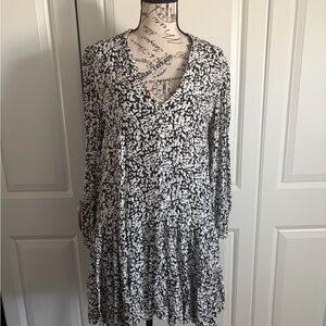 Zara Black and White Long Sleeve Dress